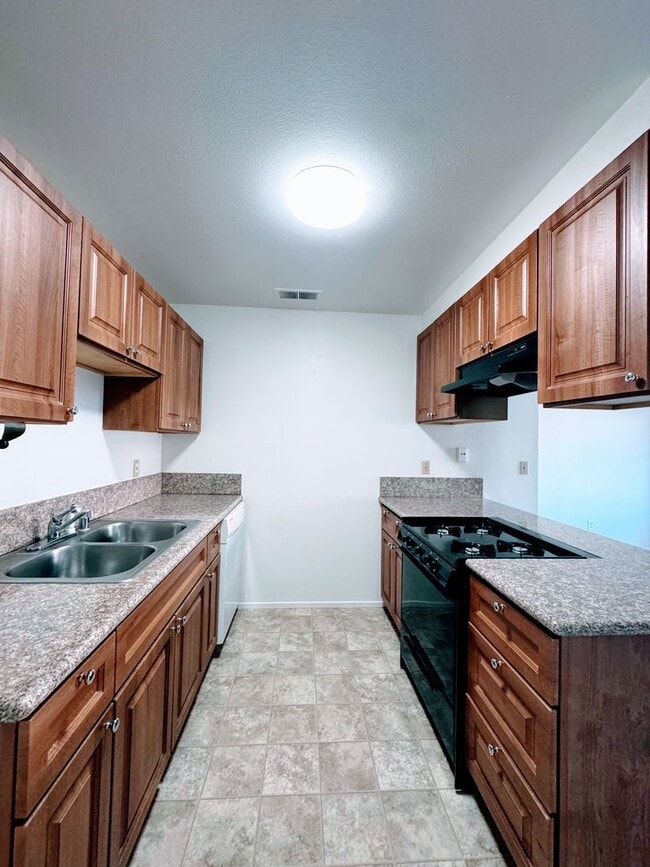 Building Photo - 4136 Oberon Ave