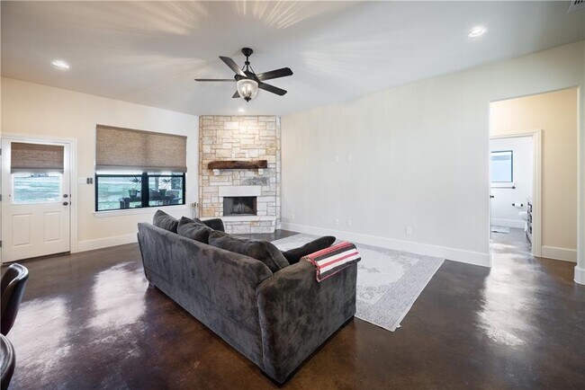 Building Photo - 315 Bluestem Cove