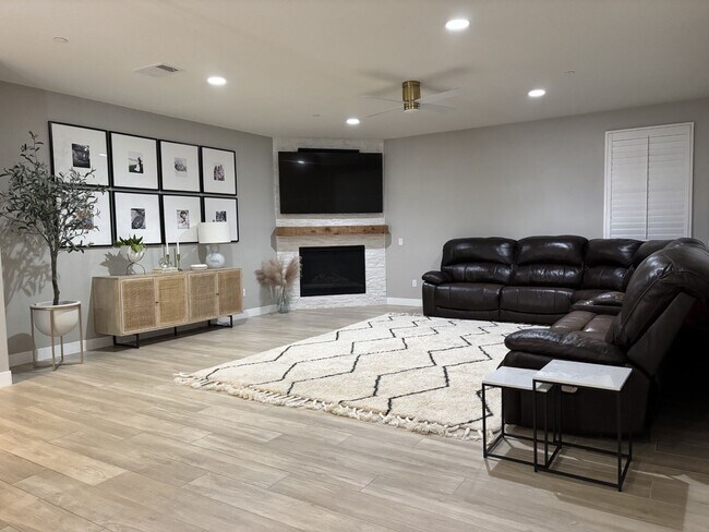 Building Photo - Highly Sought-After Next Gen Home with Private Downstairs Suite in Gated Valencia Community
