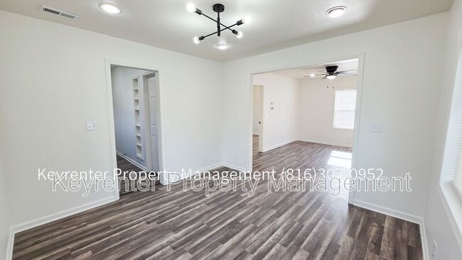 Building Photo - 7013 Bellefontaine Ave