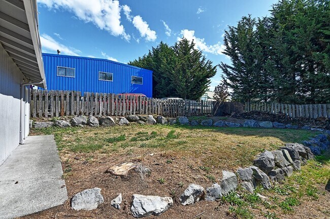 Building Photo - 15115 40th Ave W