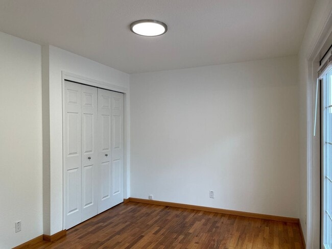 Building Photo - Nice 3 Bedroom 2 Bath Home-Office Space-Located in a Quiet East Medford  Nieghborhood East Medford