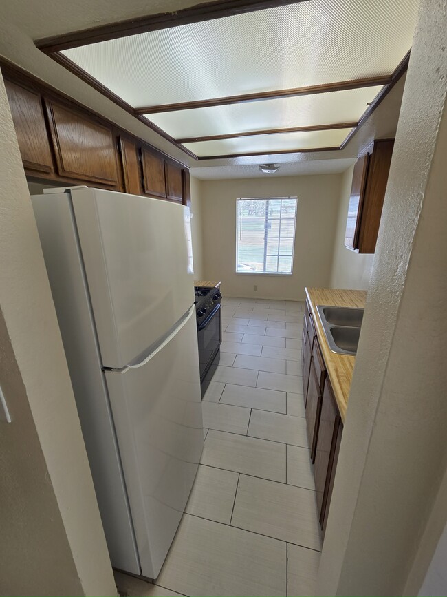Building Photo - 839 Gaviota Ave