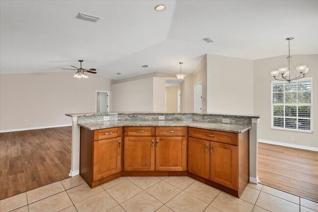 Building Photo - 2821 Embassy Rd