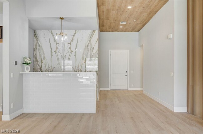 Building Photo - 131 Robledo St