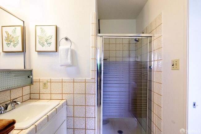 Building Photo - 4301 Hillview Dr