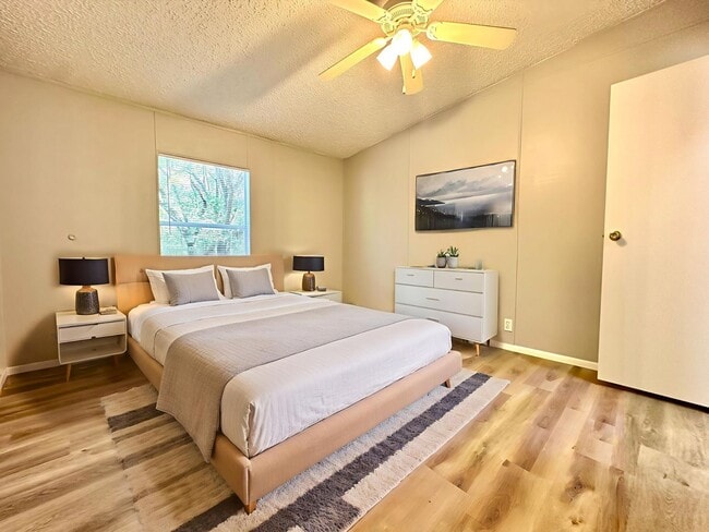 Building Photo - Privacy and Space in this 3/2 Home at the ...