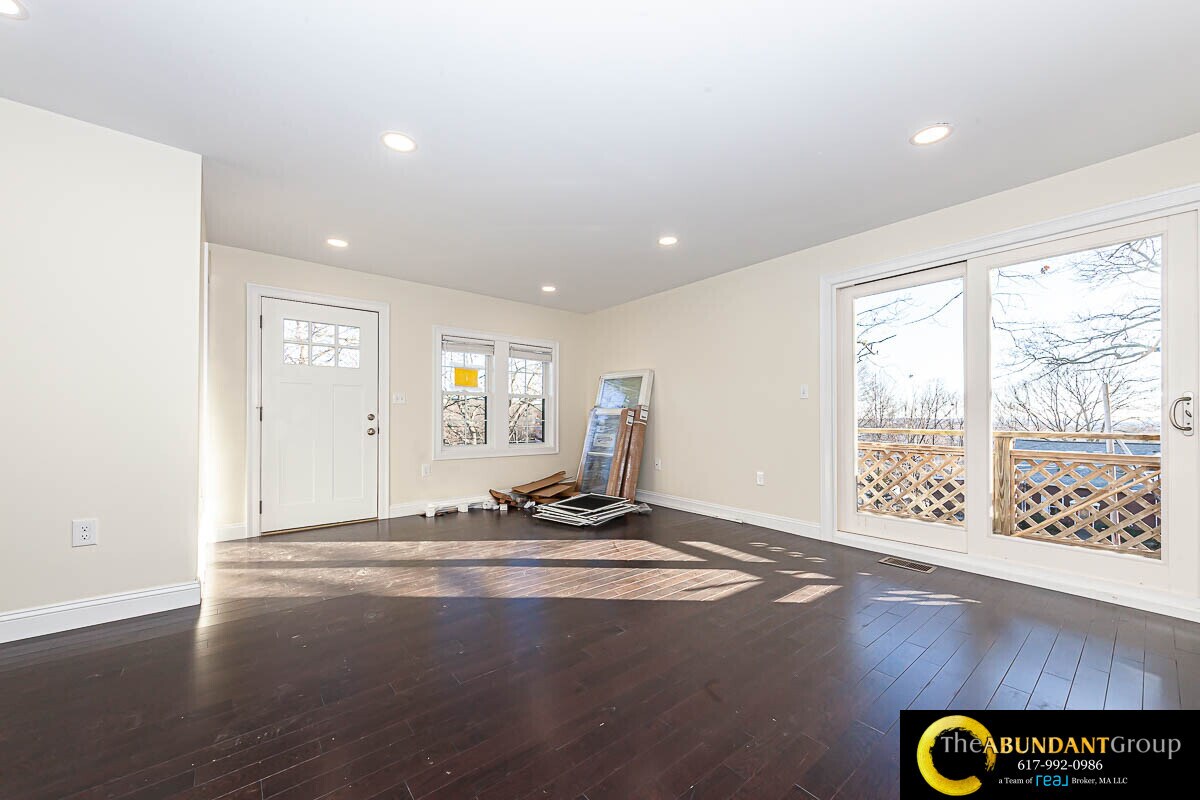 Building Photo - 48 Caldwell Rd