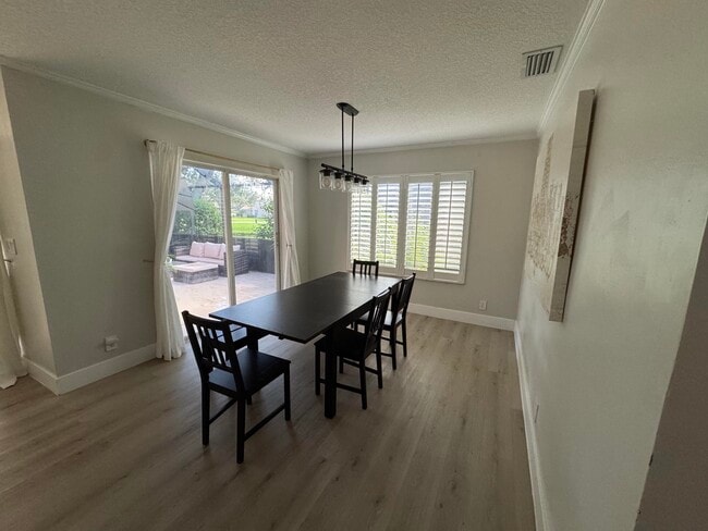 Building Photo - 11131 SW 17th Manor