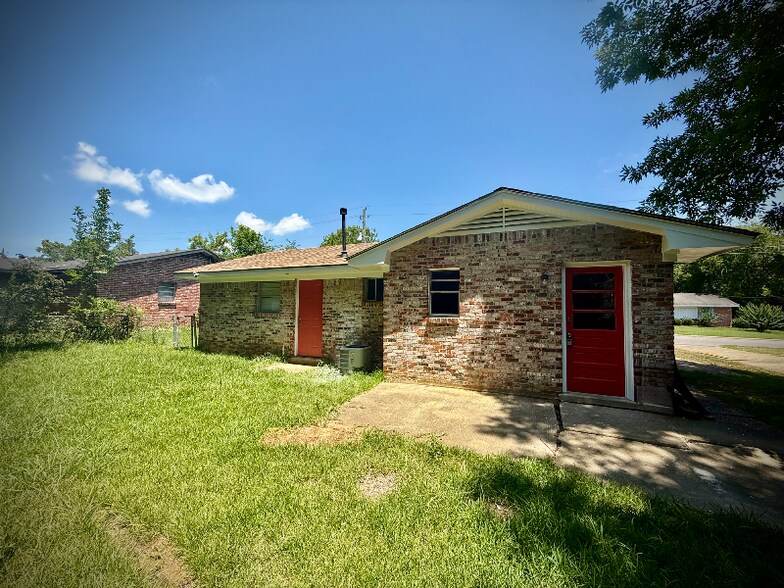 Building Photo - 5950 Cherry Hill Rd