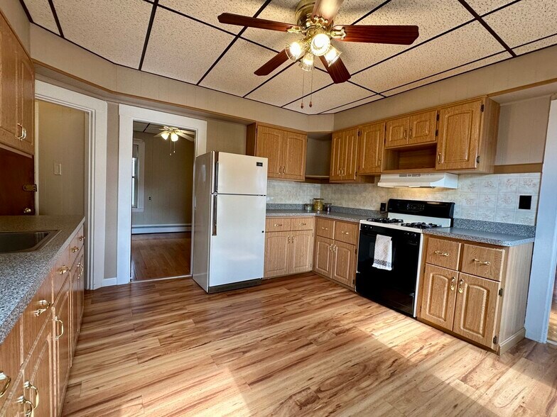 Building Photo - 6 Trull St