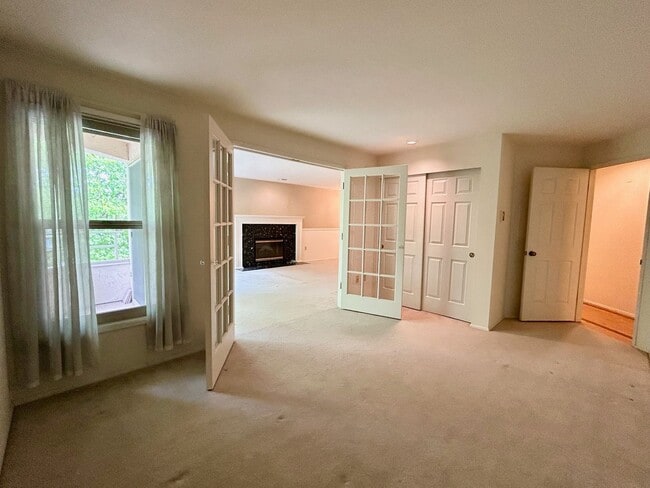 Building Photo - North Capitol Hill Condo