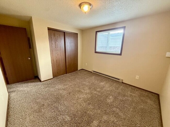 Building Photo - TWO WEEKS FREE RENT - Water/Sewer/Trash Included - Large Two Bedroom One Bath In North Loveland! ...