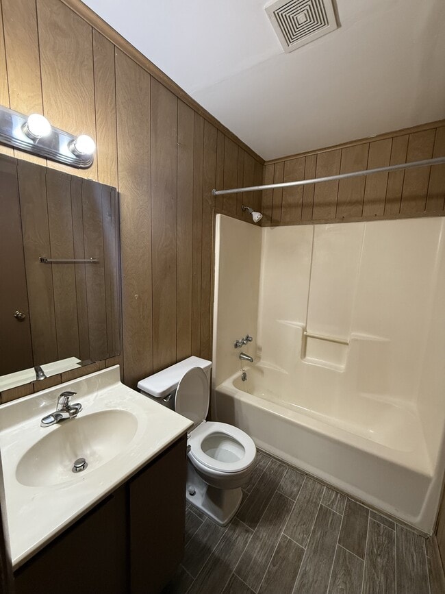 Building Photo - 3800 Guardian Ave