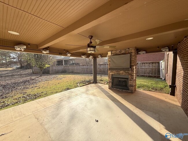 Building Photo - 118 Crystal Lake Dr