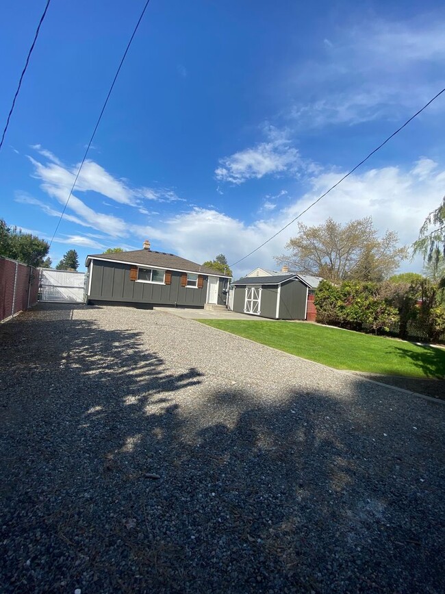 Building Photo - ? Fully Remodeled 1 Bed / 1 Bath Home Near Franklin Park ?