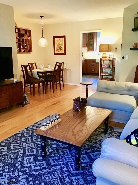 Building Photo - 132 Claremont Rd