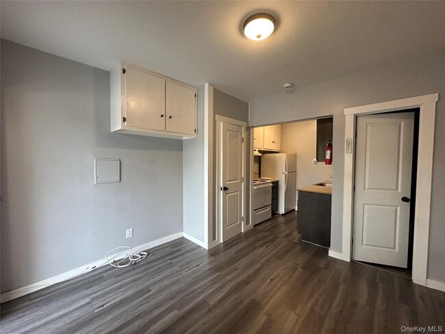 Building Photo - 1399 US-44