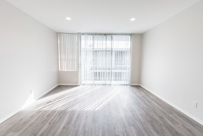 Interior Photo - 245 South Serrano Ave