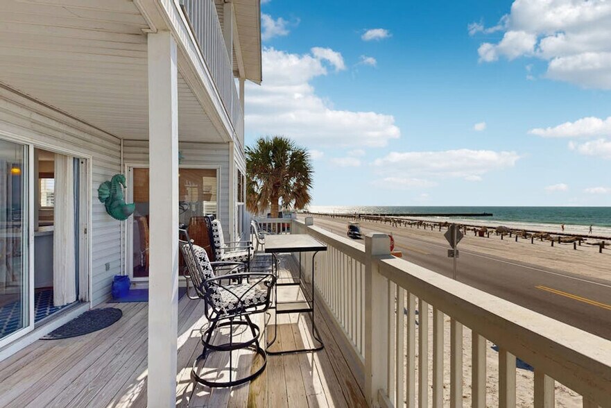 Building Photo - 1107 Gulf Dr S