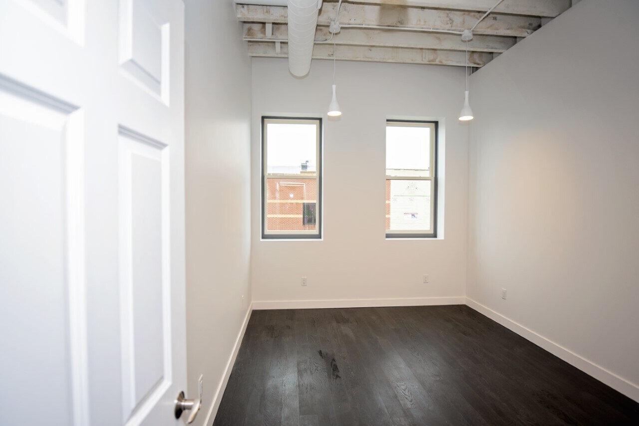 Master bedroom - 1044 Central Ave