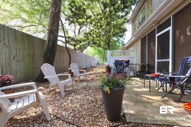 Building Photo - 430 W Fort Morgan Rd