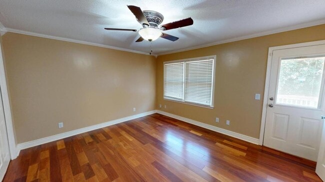 Building Photo - 110 Oakland Dr