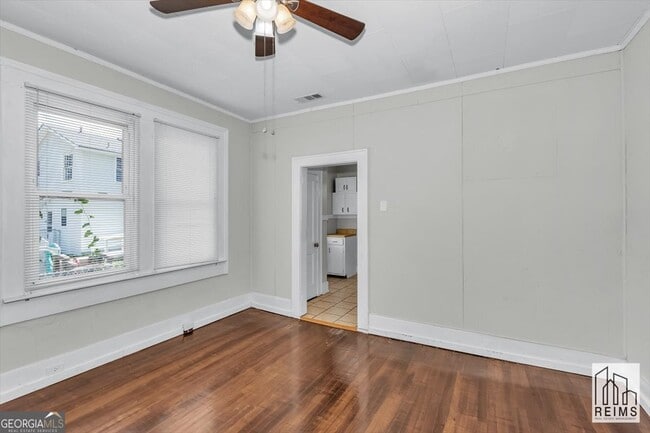 Building Photo - 1926 Howard Ave