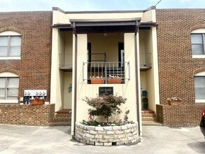 Building Photo - 110 N Water St