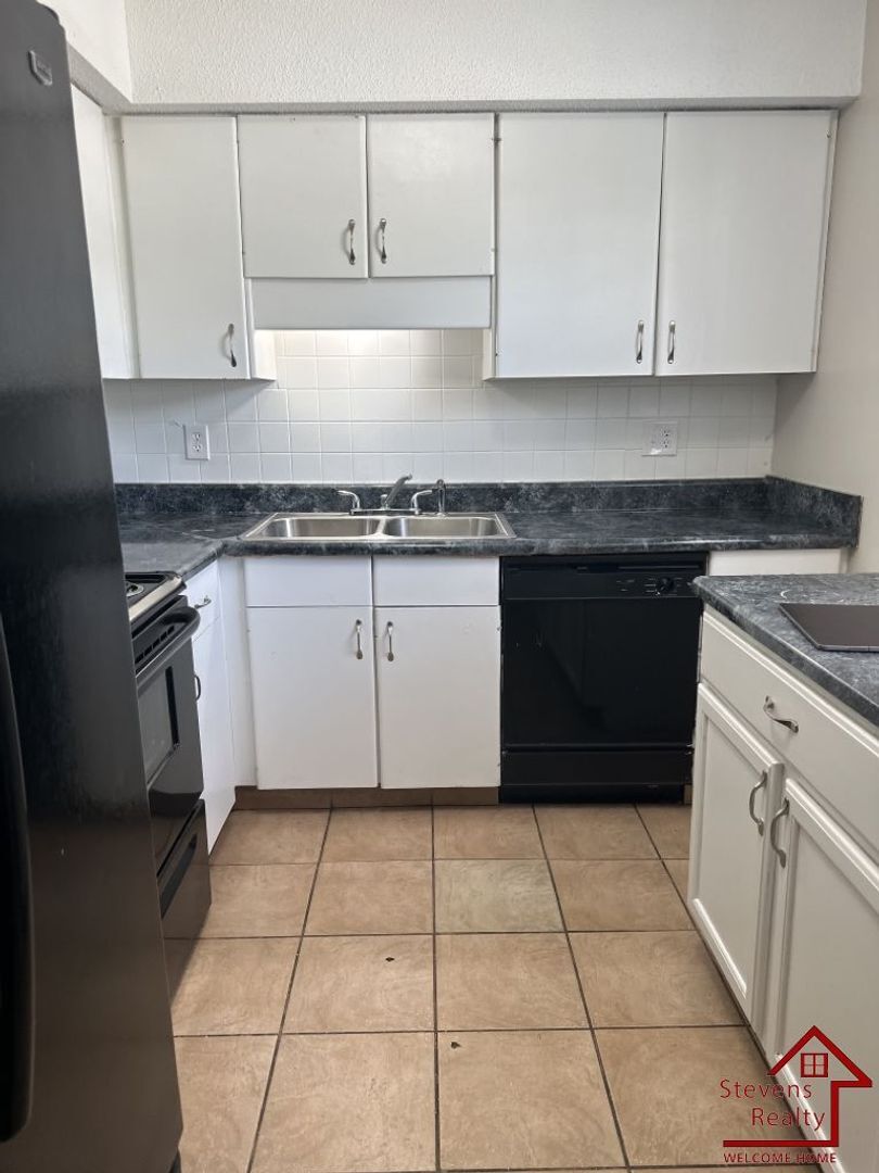 Building Photo - 4131 Wilkesview Dr