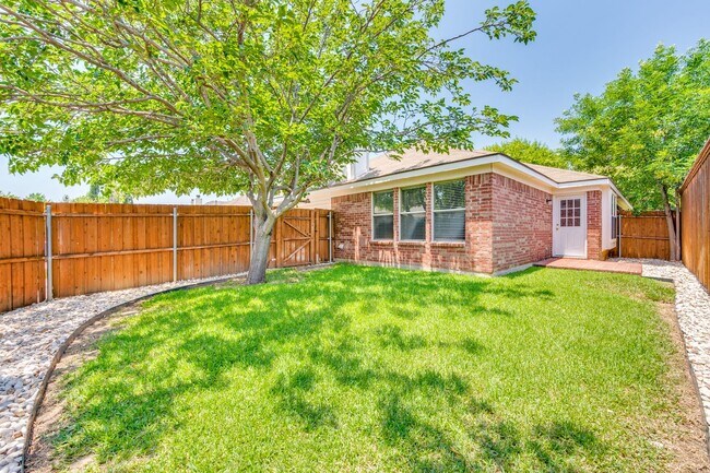 Building Photo - 1117 Red Hawk Dr