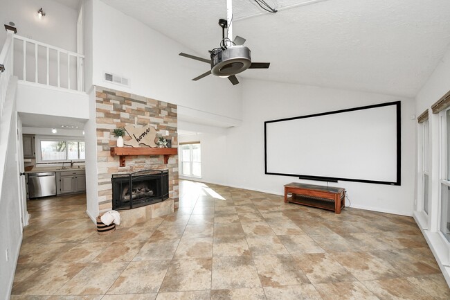 Building Photo - 601 E Castle Harbour Dr