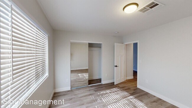 Building Photo - 2 br, 1 bath Apartment - 906 E Roma Avenue