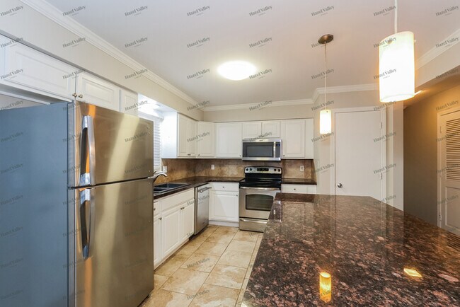 Building Photo - 11206 NW Rush Creek Cove