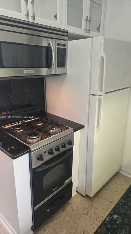 Building Photo - 750 Española Wy