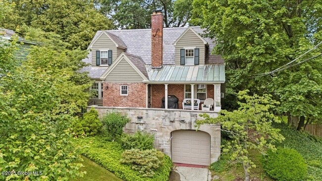 Primary Photo - 73 Oakwood St