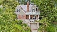 Building Photo - 73 Oakwood St