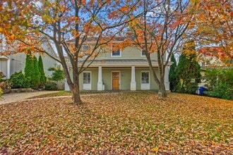 Building Photo - 3 Bed 3 Bath - Kensington Craftsman - Move...