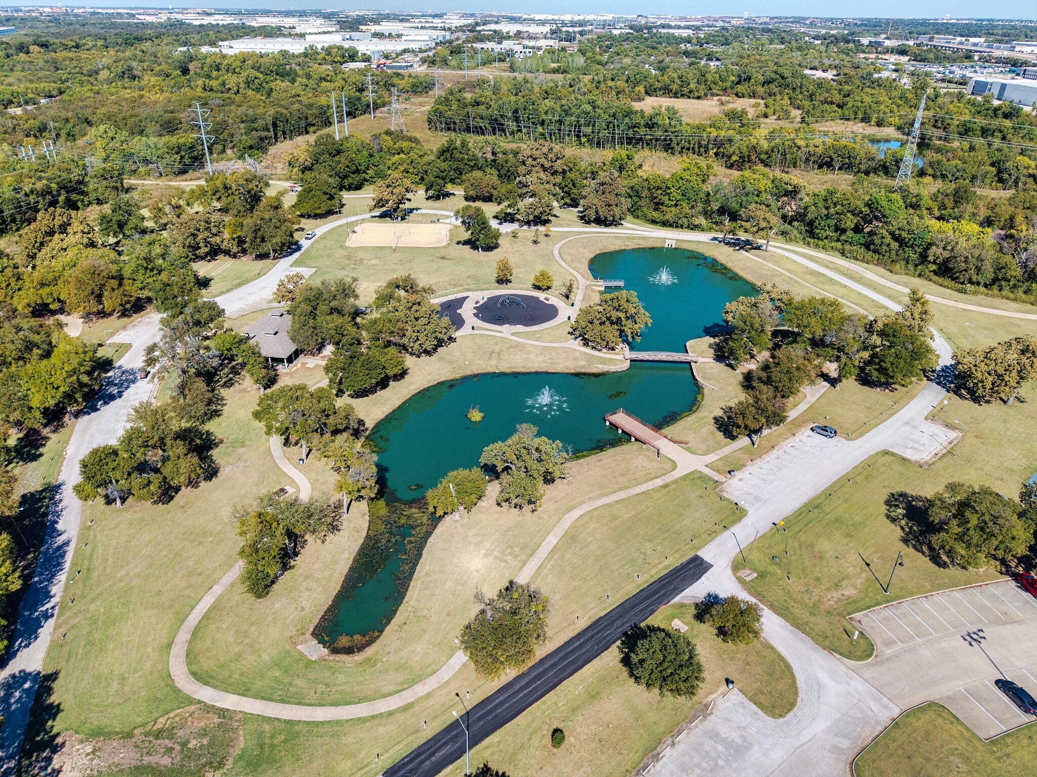 Building Photo - 2725 Hyde Park Dr