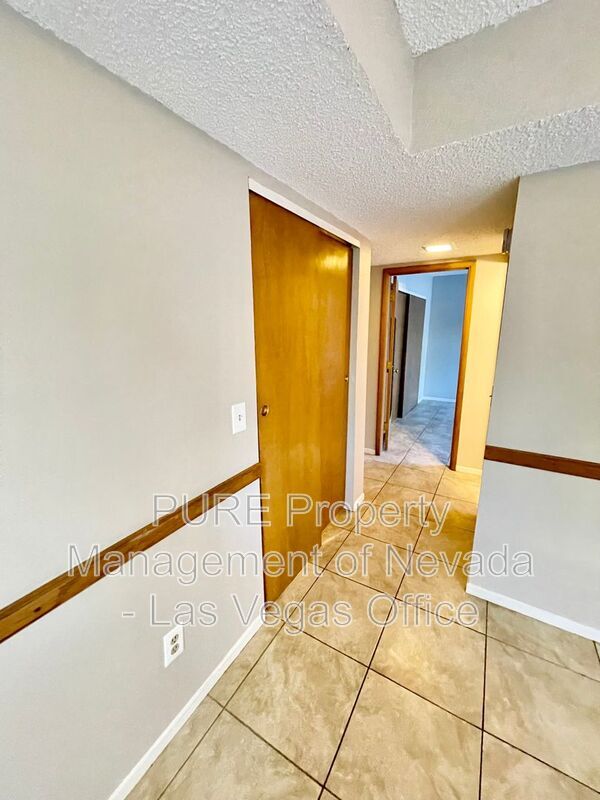 Building Photo - 2650 Sumac Ln