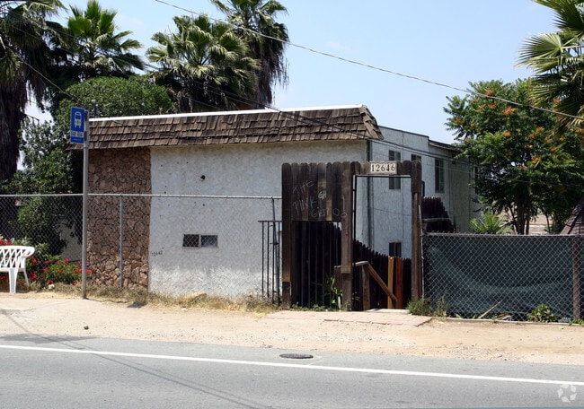 Building Photo - Julian Avenue