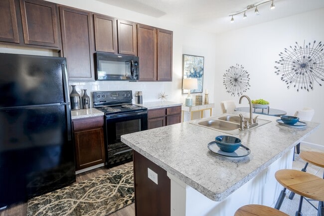 Building Photo - Overland Park