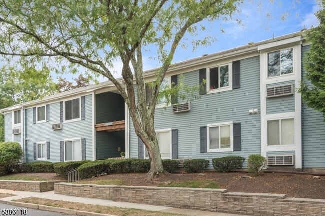 Primary Photo - 37 Eton Way