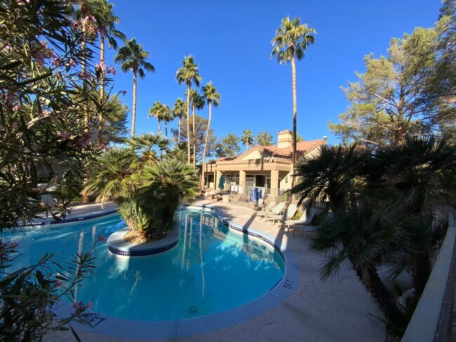 Building Photo - Resort Style 3 Bedroom Condo Located near UNLV, Airport and Strip