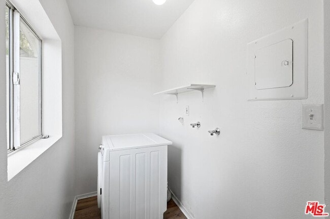 Building Photo - 11180 Tujunga Canyon Blvd