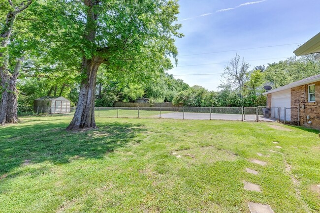 Building Photo - 1316 Rivermont Dr