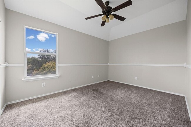 Building Photo - 20521 Farm Pond Ln