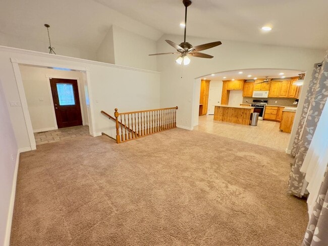 Building Photo - 207 S 50 W