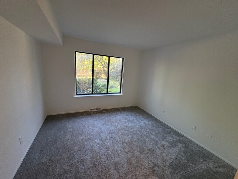 Building Photo - 101 Elgin Ct