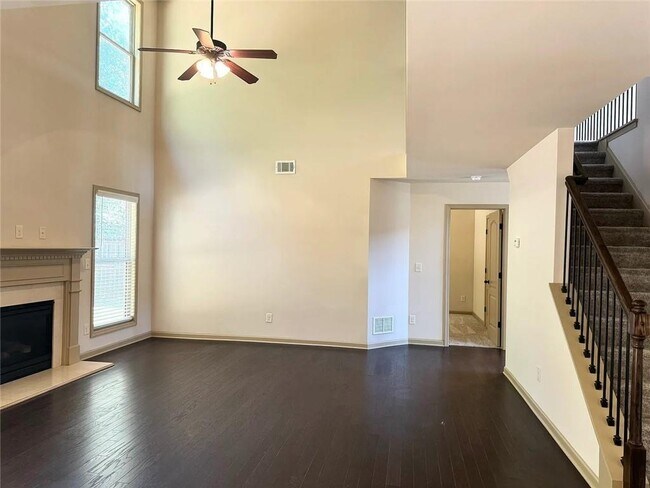 Building Photo - 3238 Sag Harbor Ct NE